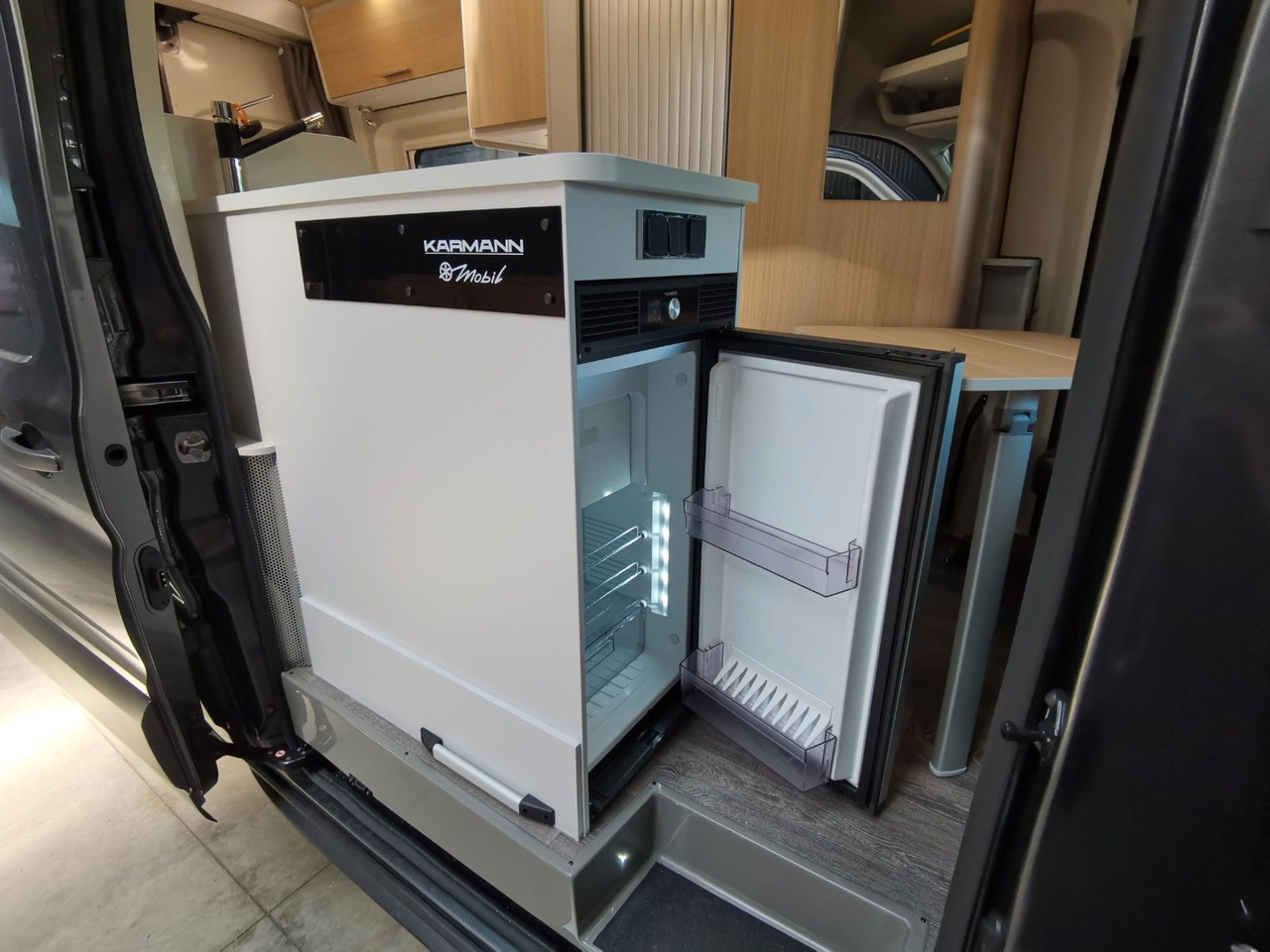 Xe van cắm trại Karmann DEXTER 570 / 170PS-4x4 /SOLAR/ AHK/ EINZELBETTEN: hình 15 Xe van cắm trại Karmann DEXTER 570 / 170PS-4x4 /SOLAR/ AHK/ EINZELBETTEN: hình 15