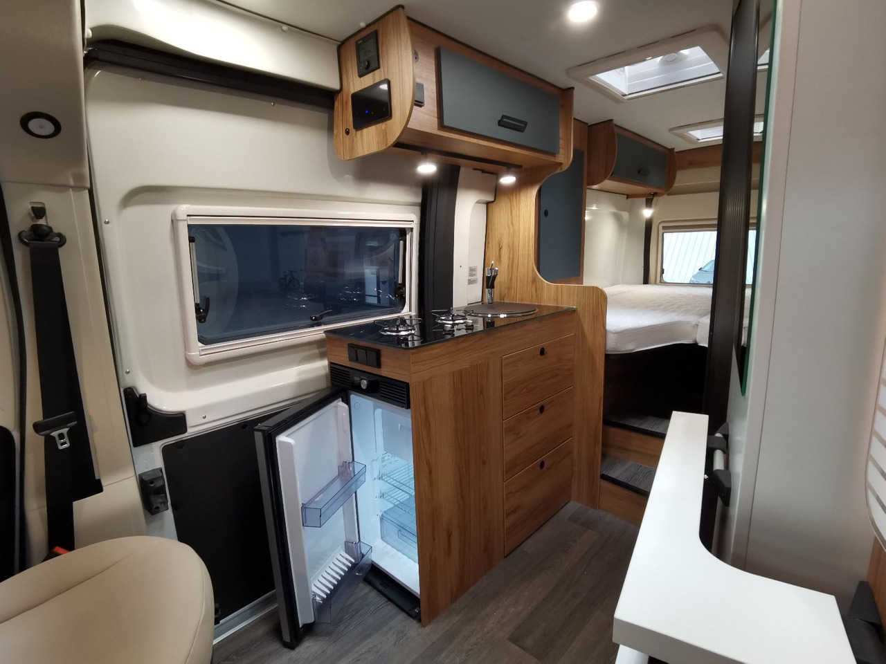 Karmann DEXTER 600 /MODELL 2026/ EINZELBETTEN  5.99M - Xe van cắm trại: hình 1 Karmann DEXTER 600 /MODELL 2026/ EINZELBETTEN  5.99M - Xe van cắm trại: hình 1