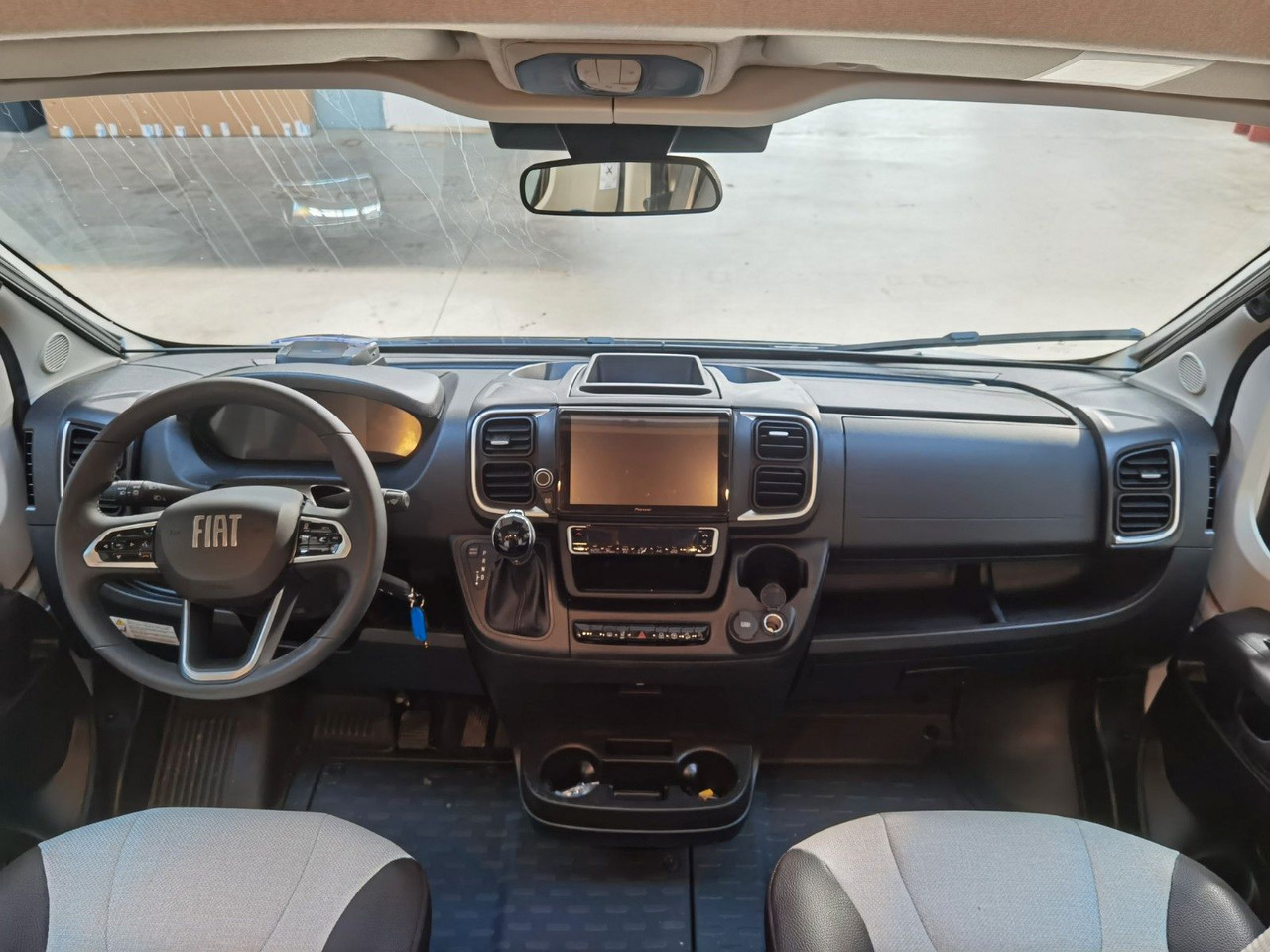 Xe cắm trại bán tích hợp Weinsberg CARACOMPACT 600 MEG PEPPER / 8G. - AUTOMATIK: hình 11 Xe cắm trại bán tích hợp Weinsberg CARACOMPACT 600 MEG PEPPER / 8G. - AUTOMATIK: hình 11