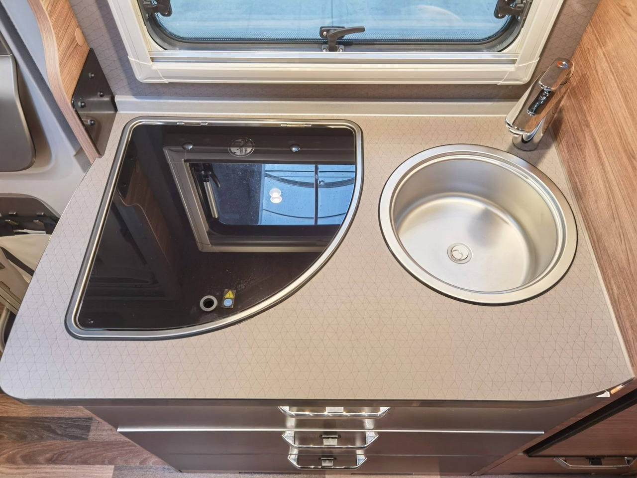 Xe cắm trại bán tích hợp Weinsberg CARACOMPACT 600 MEG PEPPER / 8G. - AUTOMATIK: hình 17 Xe cắm trại bán tích hợp Weinsberg CARACOMPACT 600 MEG PEPPER / 8G. - AUTOMATIK: hình 17