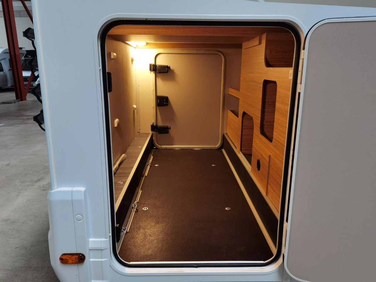 Xe cắm trại bán tích hợp Weinsberg CARASUITE 650 MEG/155-DSG/EINZELBETTEN & HUBBETT: hình 9 Xe cắm trại bán tích hợp Weinsberg CARASUITE 650 MEG/155-DSG/EINZELBETTEN & HUBBETT: hình 9