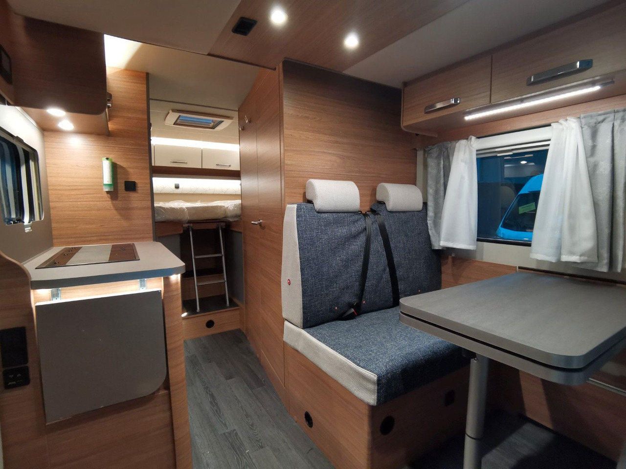 Xe cắm trại bán tích hợp Weinsberg CARASUITE 650 MEG/155-DSG/EINZELBETTEN & HUBBETT: hình 14 Xe cắm trại bán tích hợp Weinsberg CARASUITE 650 MEG/155-DSG/EINZELBETTEN & HUBBETT: hình 14