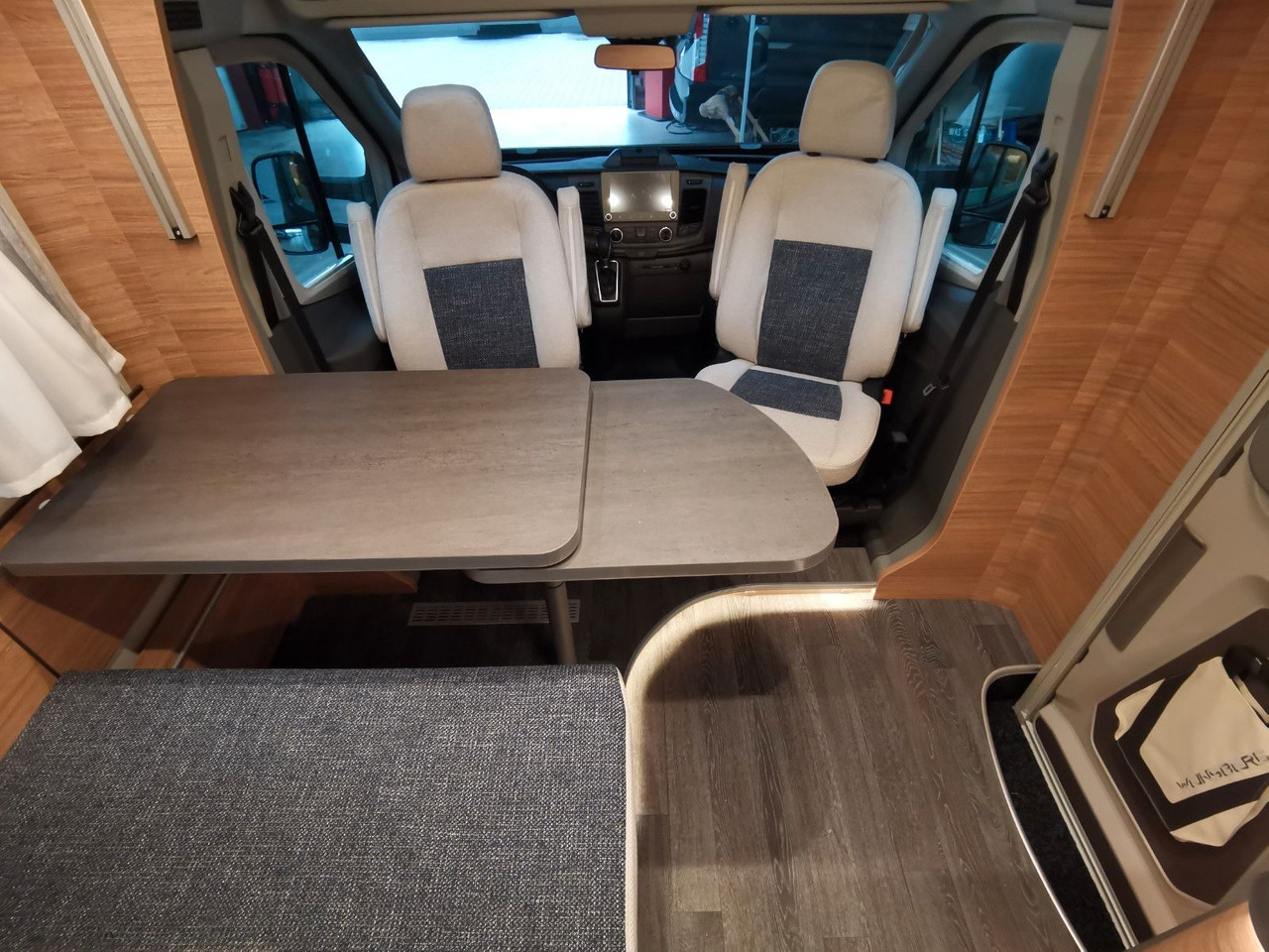 Xe cắm trại bán tích hợp Weinsberg CARASUITE 650 MEG/155-DSG/EINZELBETTEN & HUBBETT: hình 13 Xe cắm trại bán tích hợp Weinsberg CARASUITE 650 MEG/155-DSG/EINZELBETTEN & HUBBETT: hình 13