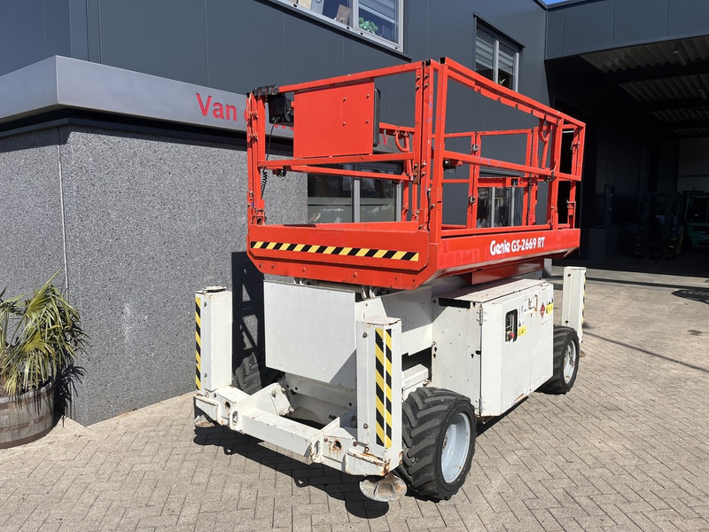 Genie GS 2669 RT Hoogwerker / arbeitsbuhne - Máy nâng người hình kéo: hình 2 Genie GS 2669 RT Hoogwerker / arbeitsbuhne - Máy nâng người hình kéo: hình 2
