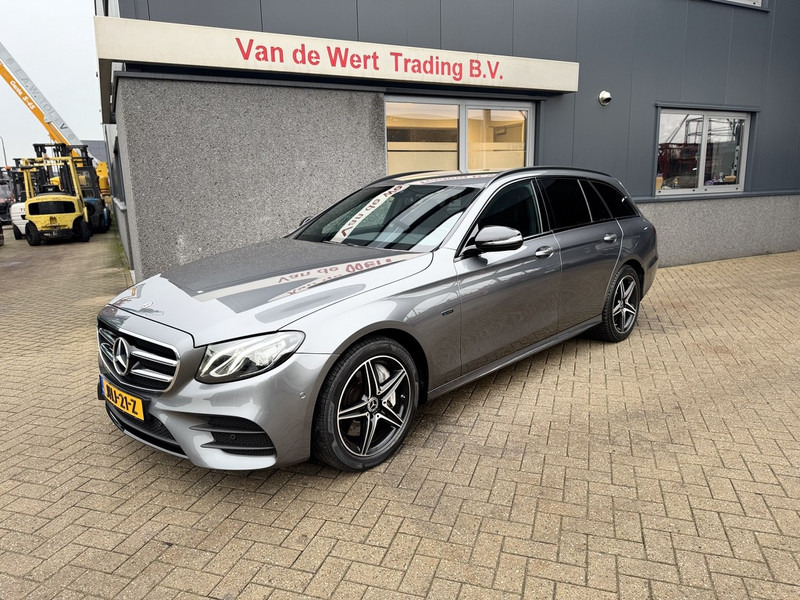 Mercedes-Benz E-Klasse Estate 300 de AMG Line 2020 Led / ACC / Leder - Xe hơi: hình 1 Mercedes-Benz E-Klasse Estate 300 de AMG Line 2020 Led / ACC / Leder - Xe hơi: hình 1