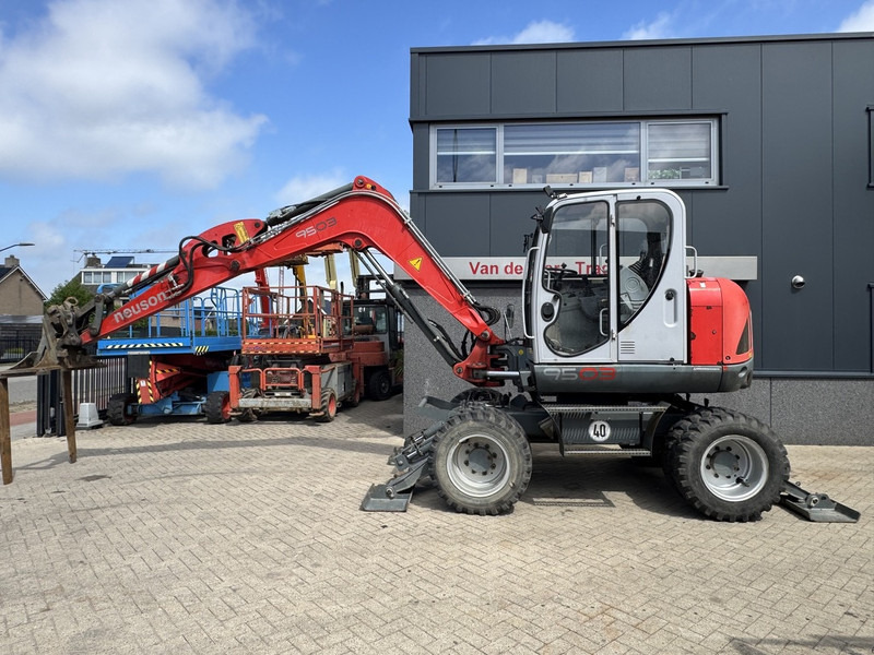 Cẩu bánh lốp Neuson 9503 WD Mobiele Kraan 2009 Palletvork, Smalle Bak / Breede Bak 8860hours Deutz Diesel.: hình 6