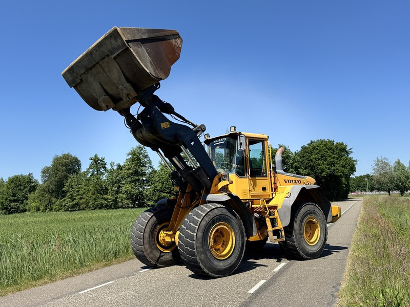 Volvo L110E - Máy xúc lật bánh lốp: hình 4 Volvo L110E - Máy xúc lật bánh lốp: hình 4