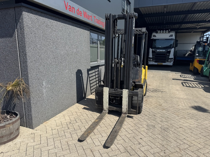 Yale GDP30TP - Xe nâng diesel: hình 4 Yale GDP30TP - Xe nâng diesel: hình 4