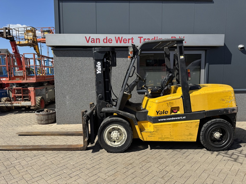 Yale GDP50 - Xe nâng diesel: hình 1 Yale GDP50 - Xe nâng diesel: hình 1