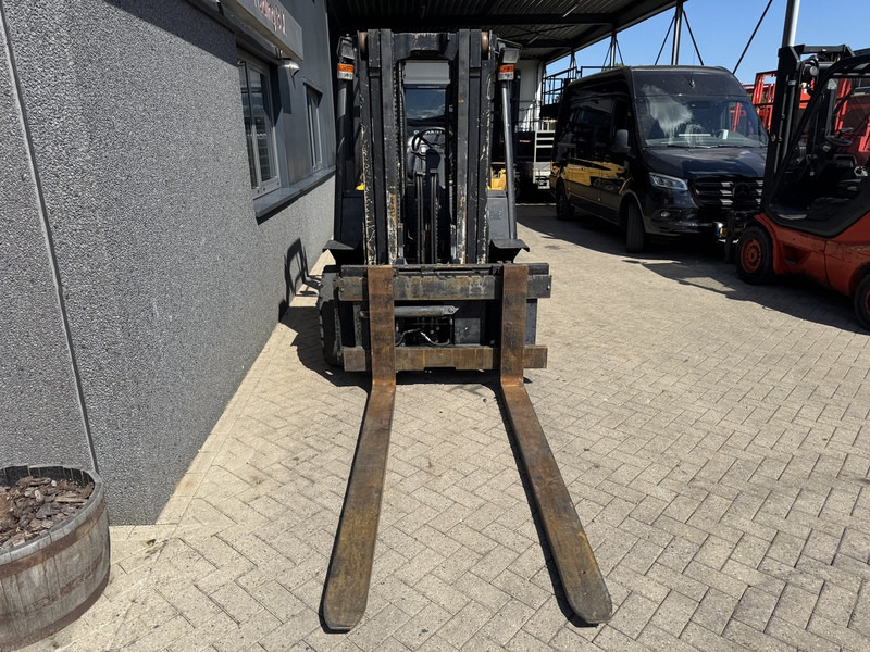 Yale GDP50 - Xe nâng diesel: hình 4 Yale GDP50 - Xe nâng diesel: hình 4