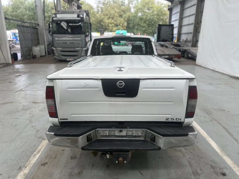 Nissan Navara 2.5 Di / EURO 3 - Xe hơi: hình 4 Nissan Navara 2.5 Di / EURO 3 - Xe hơi: hình 4