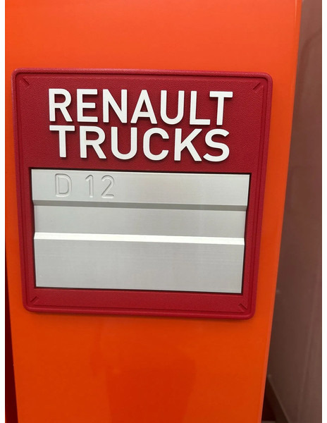 Renault D 12 220 / 264728 km - Xe tải đông lạnh: hình 3 Renault D 12 220 / 264728 km - Xe tải đông lạnh: hình 3