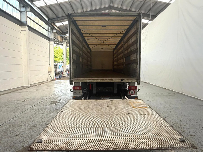 Volvo FM 330 / Essieu relevable et directionnel / Steerable lift axle / Lift as en stuuras - Xe tải thùng mui bạt: hình 5 Volvo FM 330 / Essieu relevable et directionnel / Steerable lift axle / Lift as en stuuras - Xe tải thùng mui bạt: hình 5