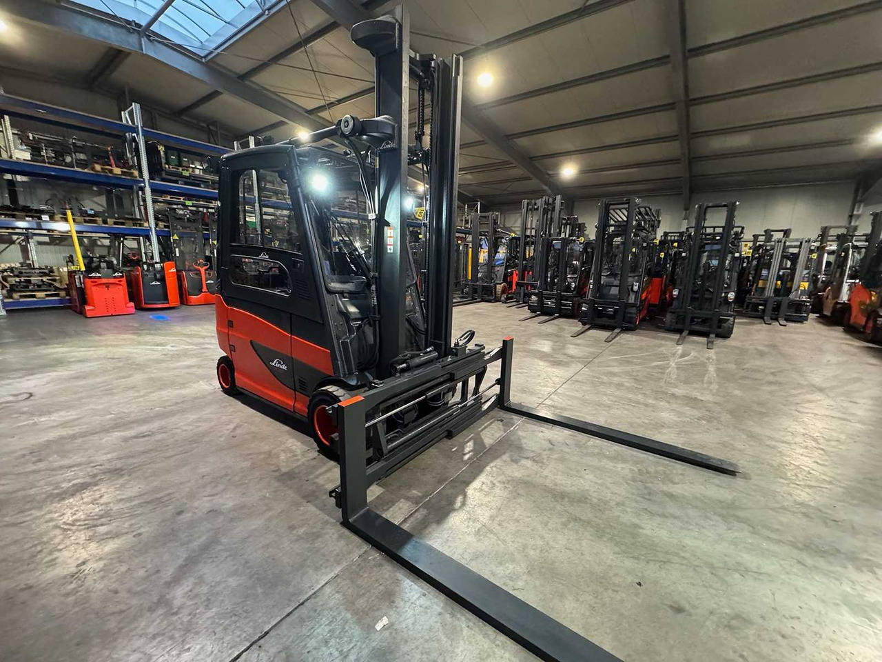 06/2023 SERVICE + UVV 11/2026 LINDE E35HL 3.500KG 3.+4. VALVE 180CM FORK ADJUSTER ELECTRIC FORKLIFT 8.839 HOURS - Xe nâng: hình 1 06/2023 SERVICE + UVV 11/2026 LINDE E35HL 3.500KG 3.+4. VALVE 180CM FORK ADJUSTER ELECTRIC FORKLIFT 8.839 HOURS - Xe nâng: hình 1