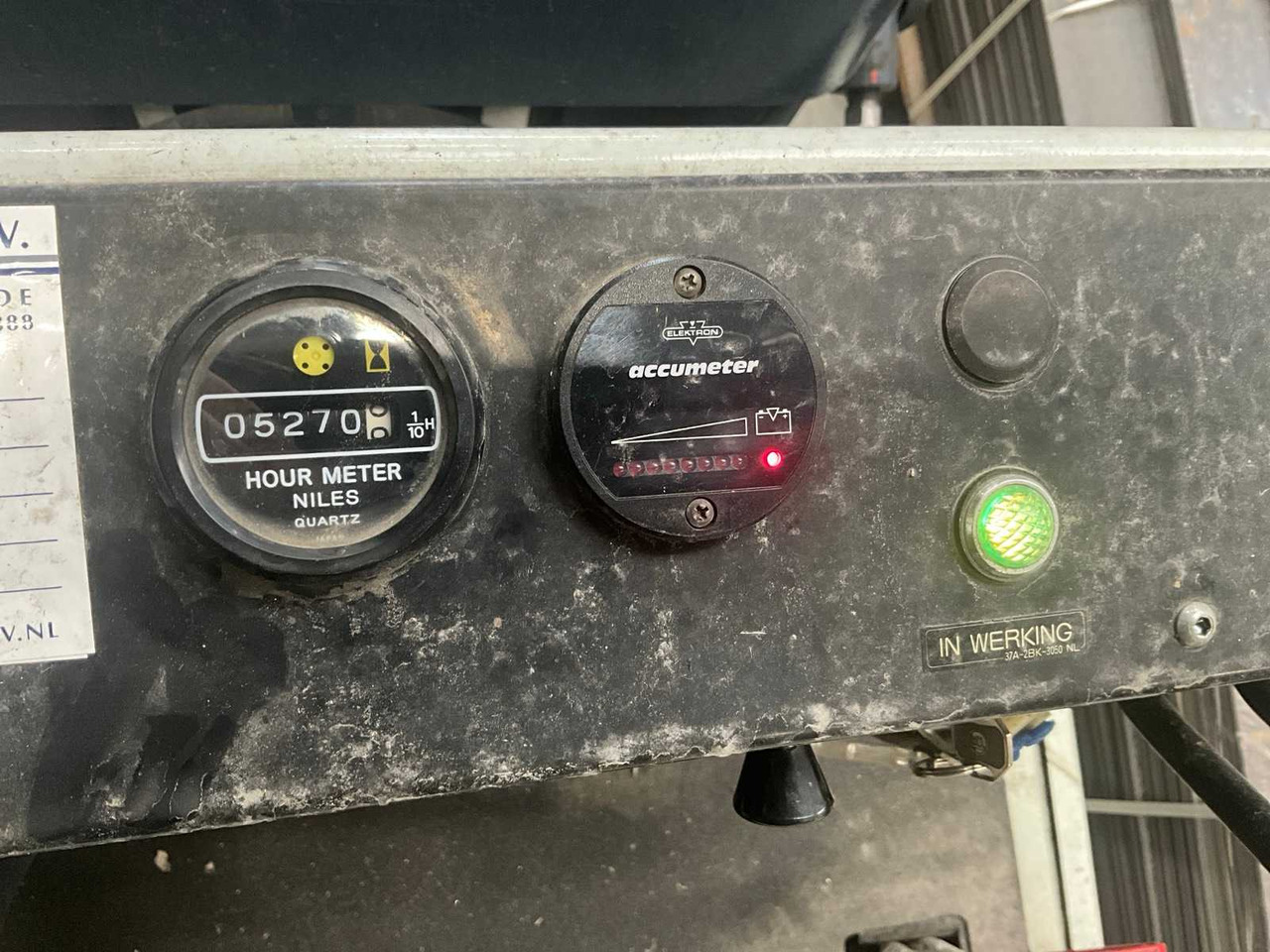 Xe nâng 1991 KOMATSU FB13M-2 FORKLIFT: hình 7 Xe nâng 1991 KOMATSU FB13M-2 FORKLIFT: hình 7