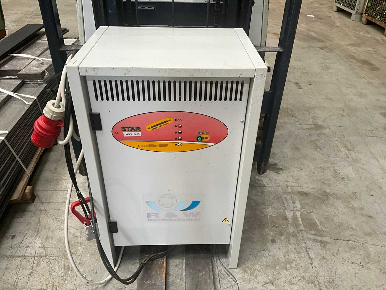 Xe nâng 1991 KOMATSU FB13M-2 FORKLIFT: hình 11 Xe nâng 1991 KOMATSU FB13M-2 FORKLIFT: hình 11