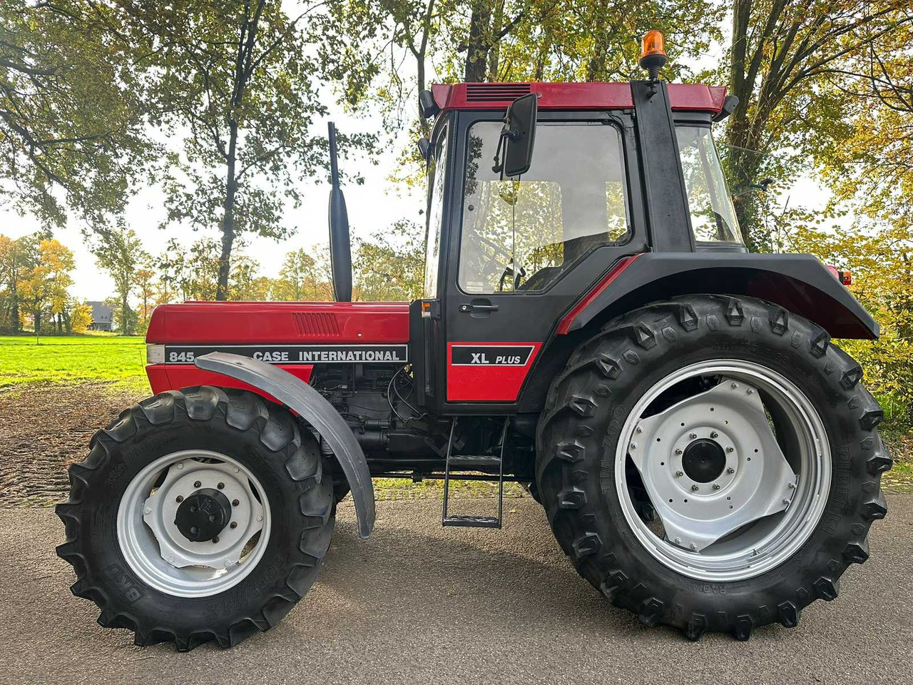 1992 CASE INTERNATIONAL 845 844 XLA PLUS ALL-WHEEL DRIVE FARM TRACTOR - Máy cày: hình 3 1992 CASE INTERNATIONAL 845 844 XLA PLUS ALL-WHEEL DRIVE FARM TRACTOR - Máy cày: hình 3