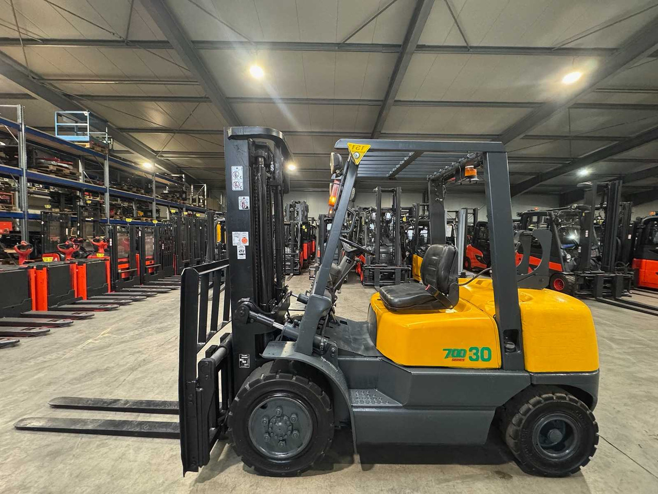 1992 SERVICE IN 415 HOURS TCM FG30N5 3,000KG GAS FORKLIFT FORKLIFT NISSAN ENGINE - Xe nâng: hình 1 1992 SERVICE IN 415 HOURS TCM FG30N5 3,000KG GAS FORKLIFT FORKLIFT NISSAN ENGINE - Xe nâng: hình 1
