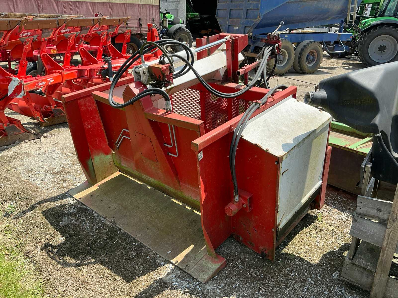 1995 Feed mixer - Trang thiết bị gia súc: hình 2 1995 Feed mixer - Trang thiết bị gia súc: hình 2