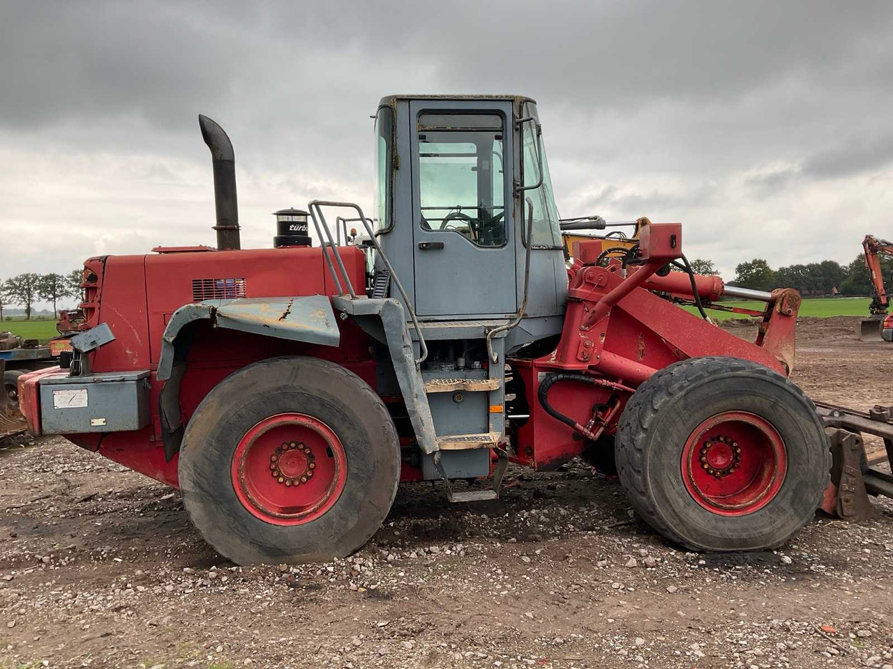Máy xúc lật bánh lốp 1996 KOMATSU WH320-3H WHEEL LOADER: hình 6 Máy xúc lật bánh lốp 1996 KOMATSU WH320-3H WHEEL LOADER: hình 6