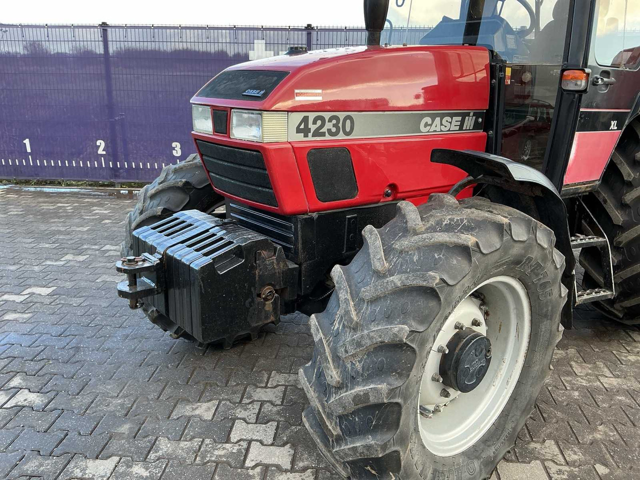 1999 CASE IH 4230 XL ALL-WHEEL DRIVE FARM TRACTOR - Máy cày: hình 5 1999 CASE IH 4230 XL ALL-WHEEL DRIVE FARM TRACTOR - Máy cày: hình 5