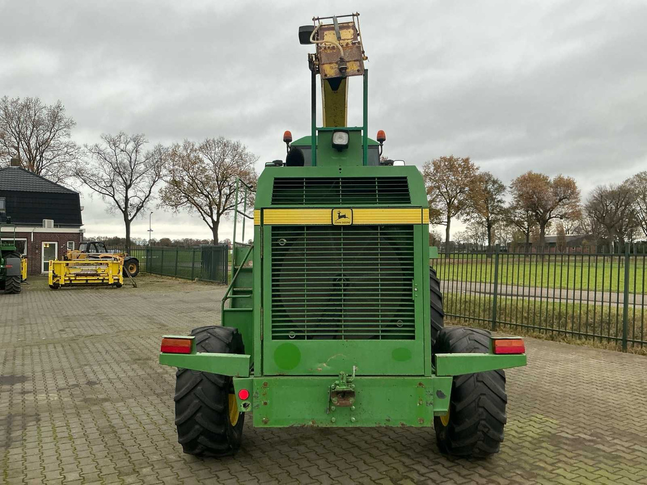 1999 JOHN DEERE 6750 FORAGE HARVESTER - Máy gặt đập thức ăn gia súc: hình 4 1999 JOHN DEERE 6750 FORAGE HARVESTER - Máy gặt đập thức ăn gia súc: hình 4