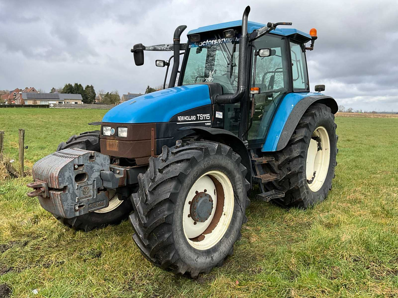 1999 NEW HOLLAND TS115 FOUR WHEEL DRIVE FARM TRACTOR - Máy cày: hình 1 1999 NEW HOLLAND TS115 FOUR WHEEL DRIVE FARM TRACTOR - Máy cày: hình 1