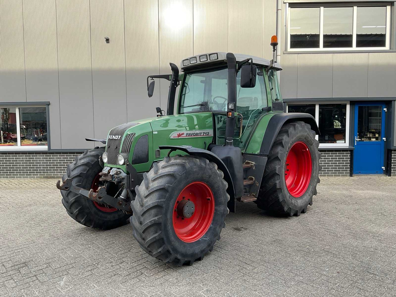 2000 FENDT VARIO 712 ALL-WHEEL DRIVE FARM TRACTOR - Máy cày: hình 1 2000 FENDT VARIO 712 ALL-WHEEL DRIVE FARM TRACTOR - Máy cày: hình 1
