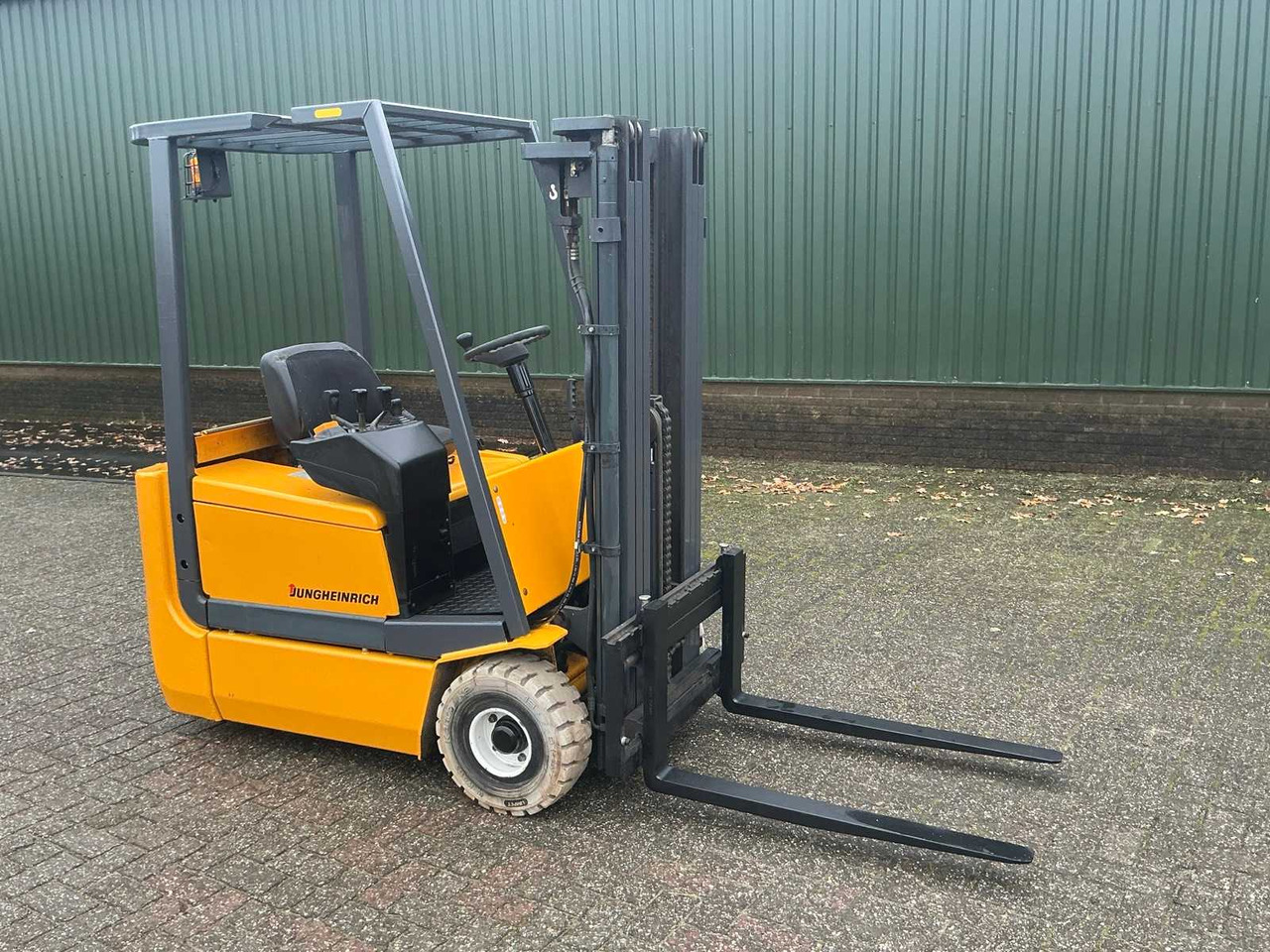 2000 JUNGHEINRICH FORKLIFT - Xe nâng: hình 5 2000 JUNGHEINRICH FORKLIFT - Xe nâng: hình 5