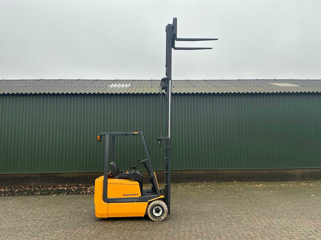 2000 JUNGHEINRICH FORKLIFT - Xe nâng: hình 3 2000 JUNGHEINRICH FORKLIFT - Xe nâng: hình 3