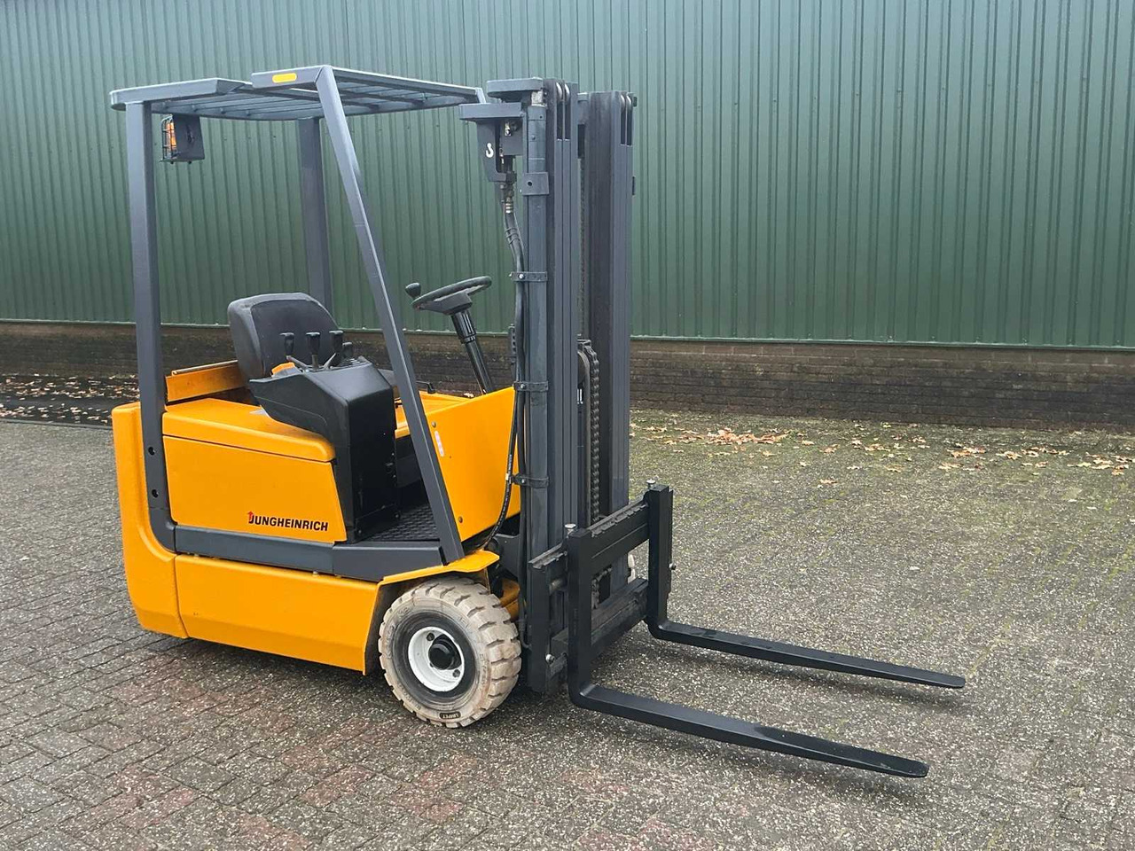 2000 JUNGHEINRICH FORKLIFT - Xe nâng: hình 2 2000 JUNGHEINRICH FORKLIFT - Xe nâng: hình 2