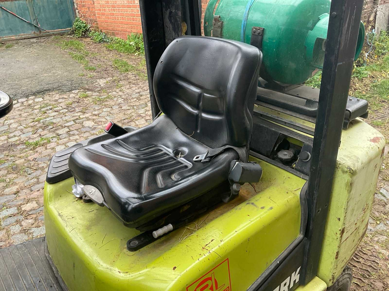 Xe nâng 2001 CLARK CGP 25 H FORKLIFT: hình 22 Xe nâng 2001 CLARK CGP 25 H FORKLIFT: hình 22