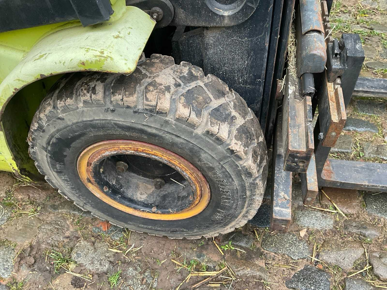 Xe nâng 2001 CLARK CGP 25 H FORKLIFT: hình 15 Xe nâng 2001 CLARK CGP 25 H FORKLIFT: hình 15