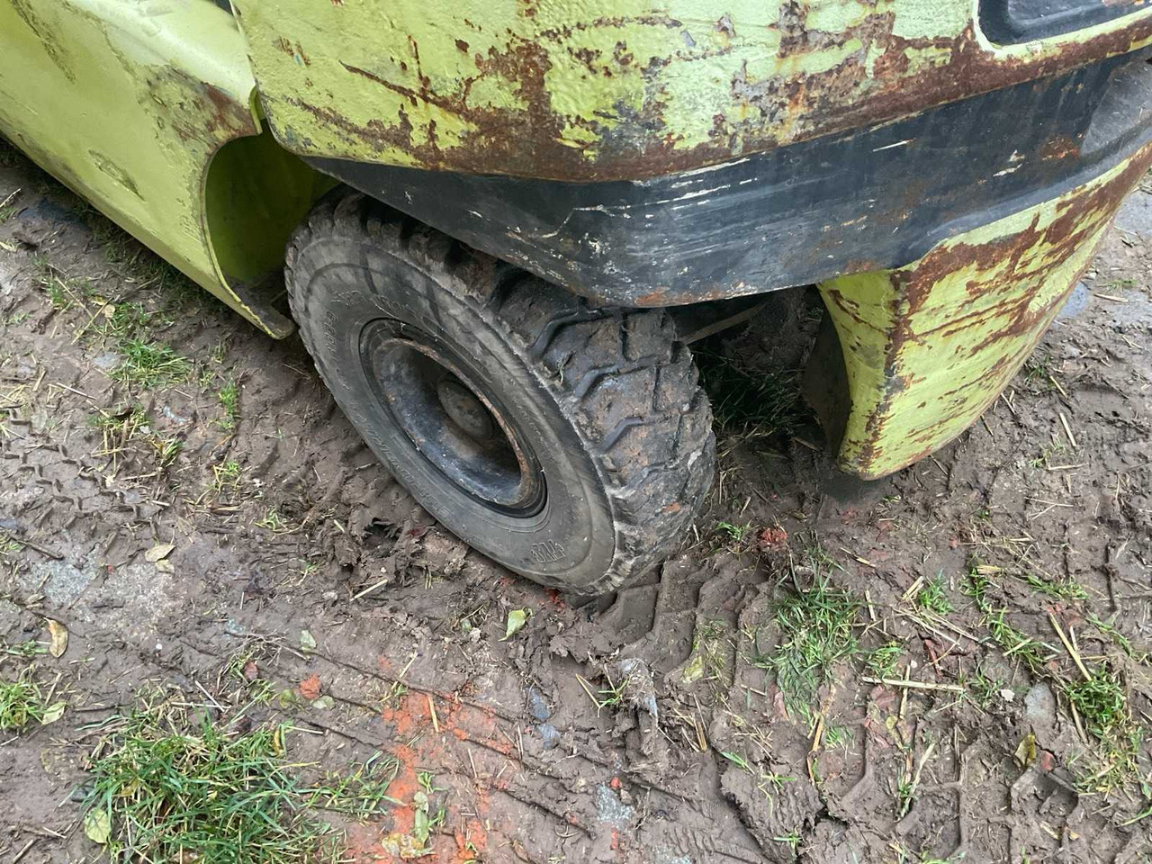 Xe nâng 2001 CLARK CGP 25 H FORKLIFT: hình 13 Xe nâng 2001 CLARK CGP 25 H FORKLIFT: hình 13