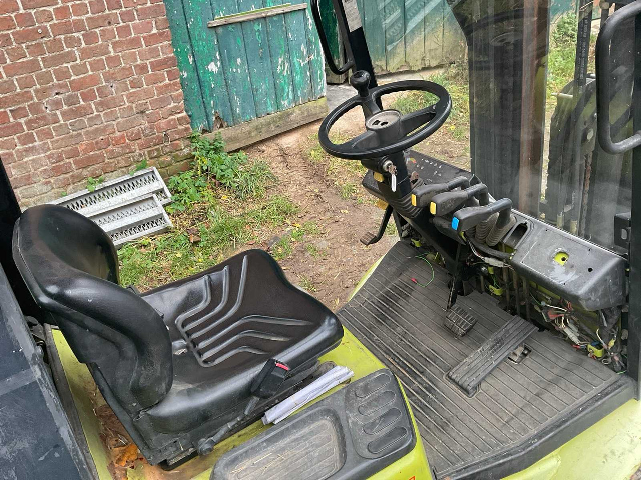 Xe nâng 2001 CLARK CGP 25 H FORKLIFT: hình 17 Xe nâng 2001 CLARK CGP 25 H FORKLIFT: hình 17