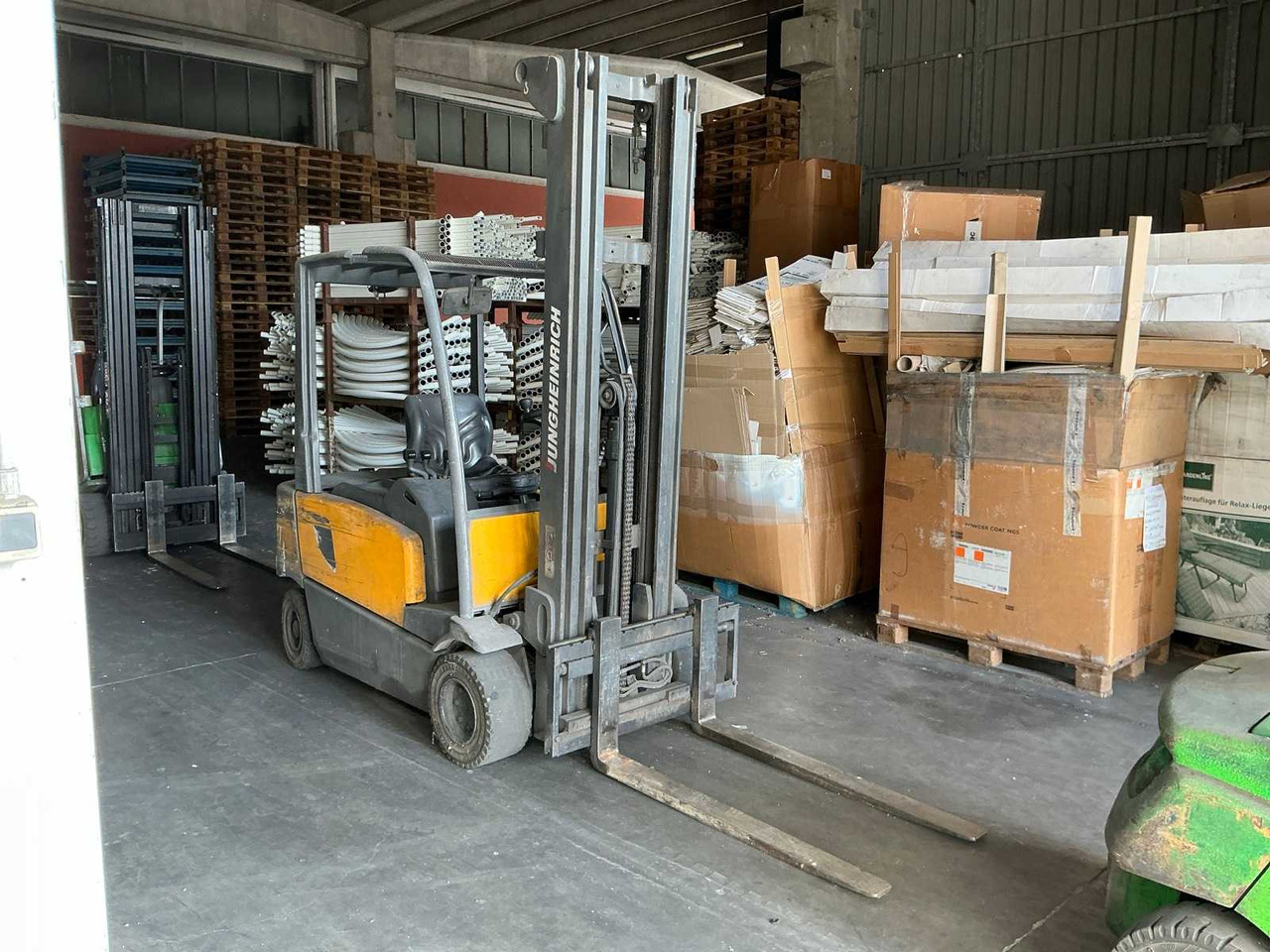 2004 - JUNGHEINRICH - EFG 318 - FORKLIFT - Xe nâng: hình 1 2004 - JUNGHEINRICH - EFG 318 - FORKLIFT - Xe nâng: hình 1