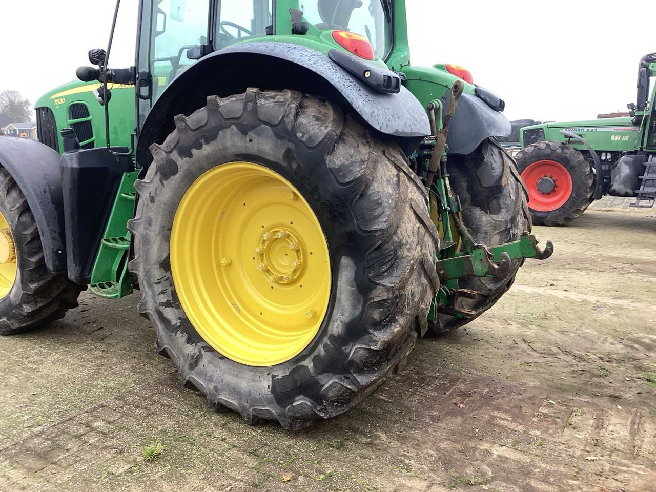 2008 JOHN DEERE 7530 PREMIUM FOUR WHEEL DRIVE FARM TRACTOR - Máy cày: hình 5 2008 JOHN DEERE 7530 PREMIUM FOUR WHEEL DRIVE FARM TRACTOR - Máy cày: hình 5