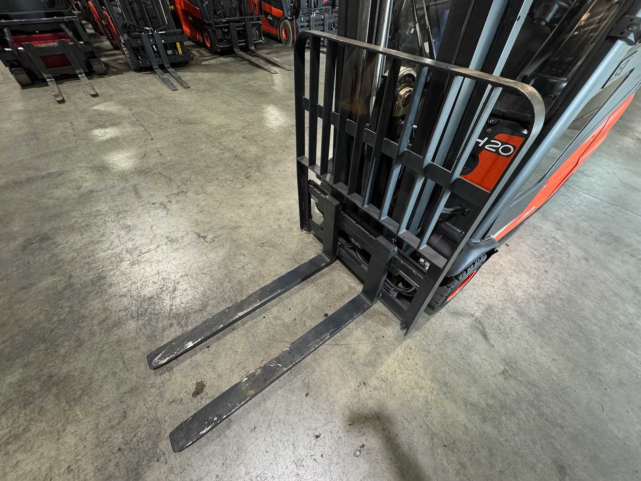 2008 SERVICE + UVV 10/2026 LINDE H20T 2,000KG TRIPLEX GAS FORKLIFT FORKLIFT 11,735 HOURS - Xe nâng: hình 5 2008 SERVICE + UVV 10/2026 LINDE H20T 2,000KG TRIPLEX GAS FORKLIFT FORKLIFT 11,735 HOURS - Xe nâng: hình 5