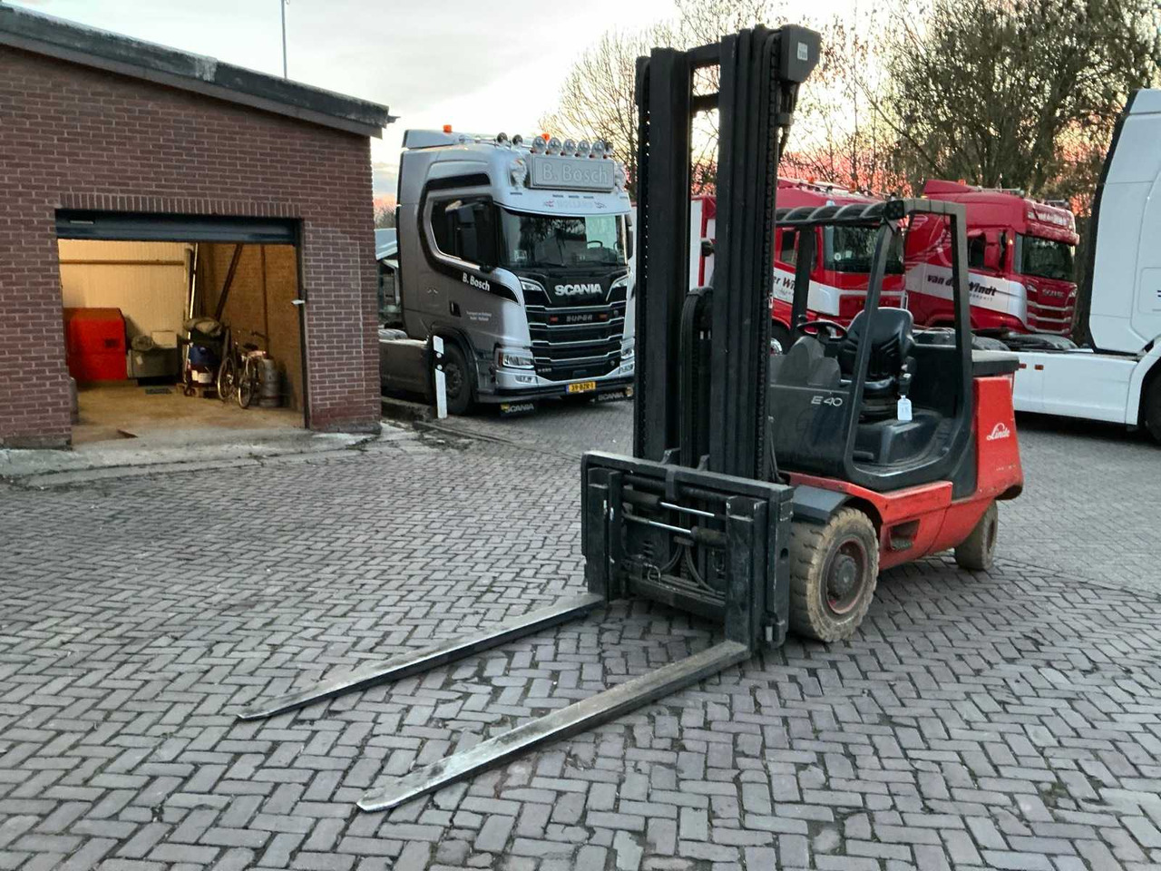 2009 LINDE E40 FORKLIFT - Xe nâng: hình 1 2009 LINDE E40 FORKLIFT - Xe nâng: hình 1