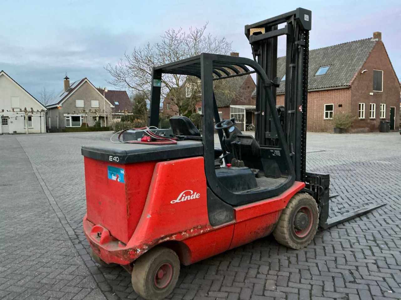 2009 LINDE E40 FORKLIFT - Xe nâng: hình 4 2009 LINDE E40 FORKLIFT - Xe nâng: hình 4