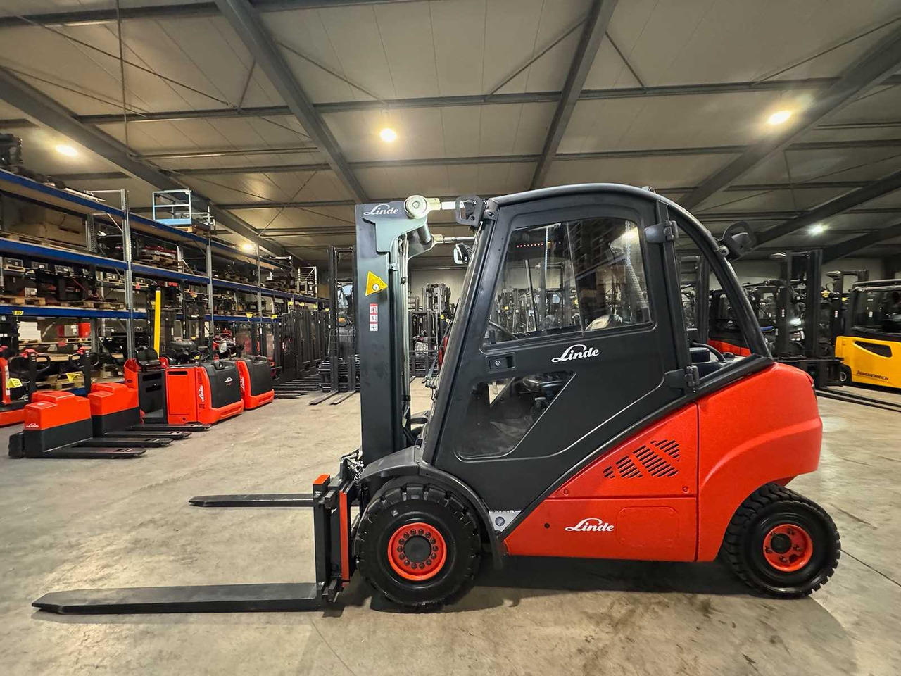 2010 LINDE H30D-01 3.000KG 3.+4. VALVE FORK ADJUSTER TRIPLEX DIESEL FORKLIFT FORKLIFT 10,482 HOURS. - Xe nâng: hình 3 2010 LINDE H30D-01 3.000KG 3.+4. VALVE FORK ADJUSTER TRIPLEX DIESEL FORKLIFT FORKLIFT 10,482 HOURS. - Xe nâng: hình 3