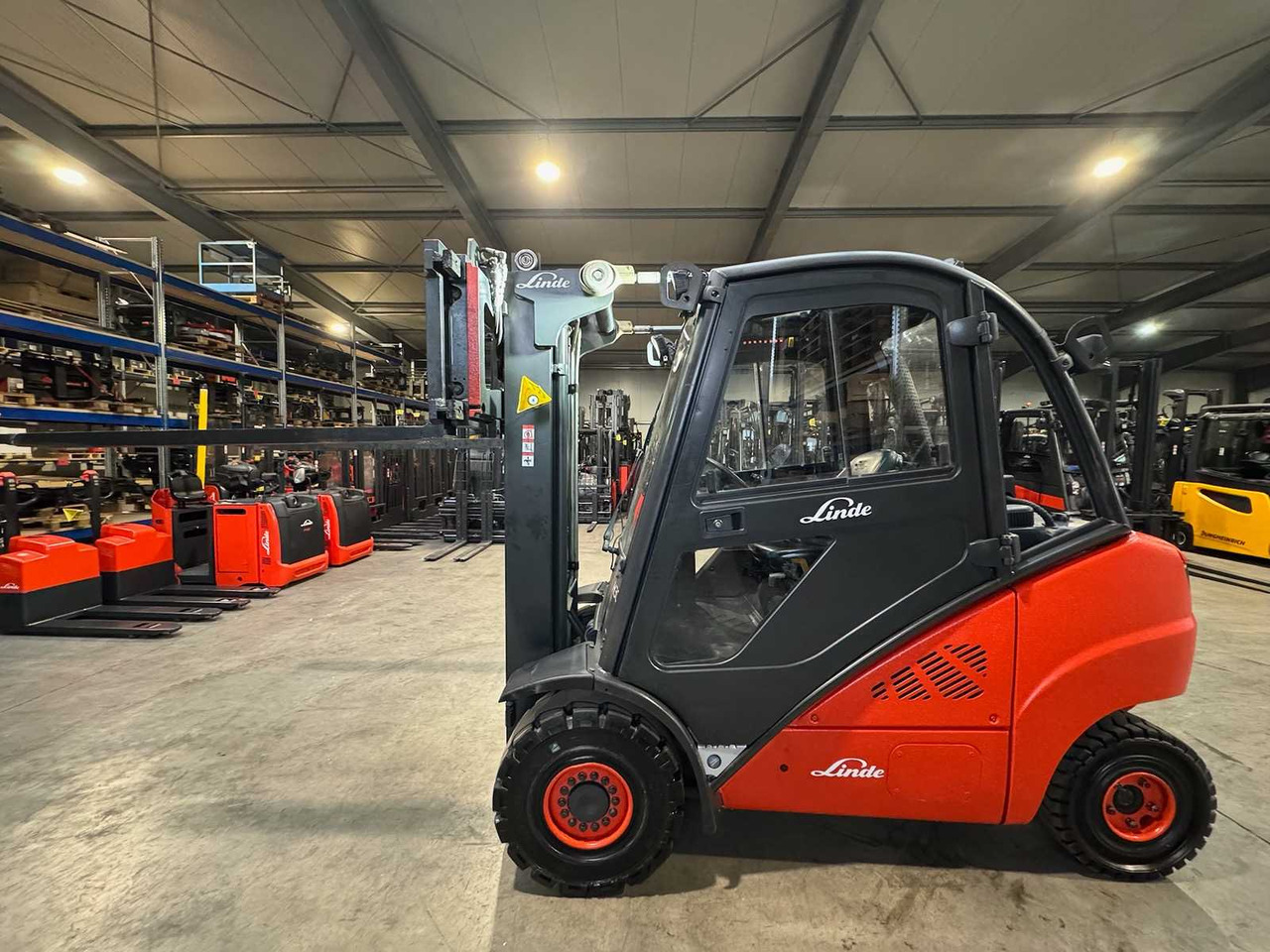2010 LINDE H30D-01 3.000KG 3.+4. VALVE FORK ADJUSTER TRIPLEX DIESEL FORKLIFT FORKLIFT 10,482 HOURS. - Xe nâng: hình 1 2010 LINDE H30D-01 3.000KG 3.+4. VALVE FORK ADJUSTER TRIPLEX DIESEL FORKLIFT FORKLIFT 10,482 HOURS. - Xe nâng: hình 1