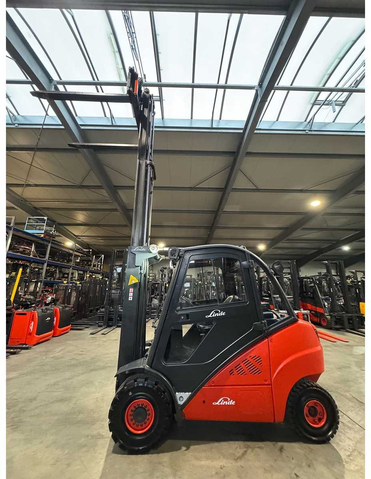 2010 LINDE H30D-01 3.000KG 3.+4. VALVE FORK ADJUSTER TRIPLEX DIESEL FORKLIFT FORKLIFT 10,482 HOURS. - Xe nâng: hình 4 2010 LINDE H30D-01 3.000KG 3.+4. VALVE FORK ADJUSTER TRIPLEX DIESEL FORKLIFT FORKLIFT 10,482 HOURS. - Xe nâng: hình 4