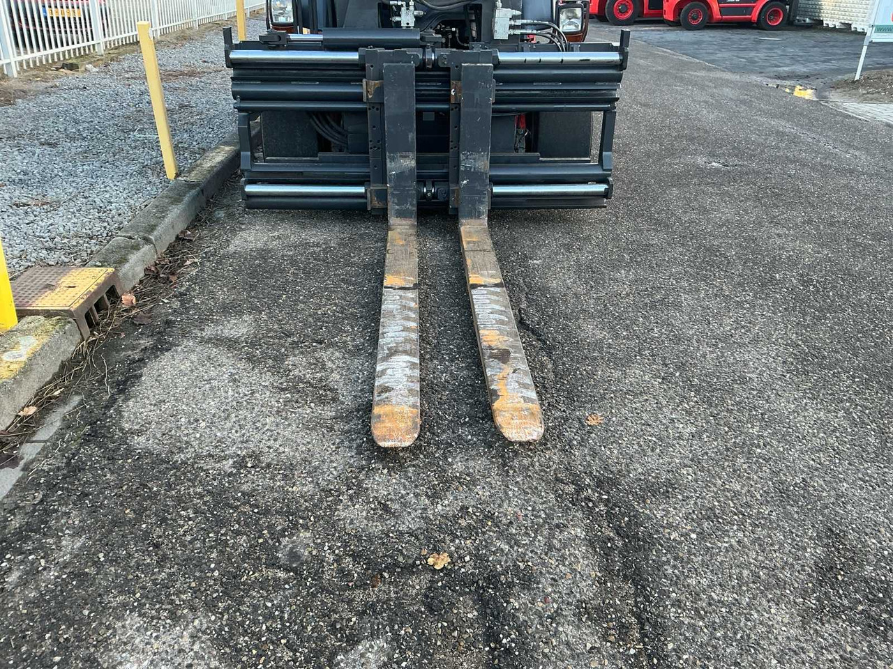 2010 LINDE H80D-01/900 FORKLIFT - Xe nâng: hình 2 2010 LINDE H80D-01/900 FORKLIFT - Xe nâng: hình 2