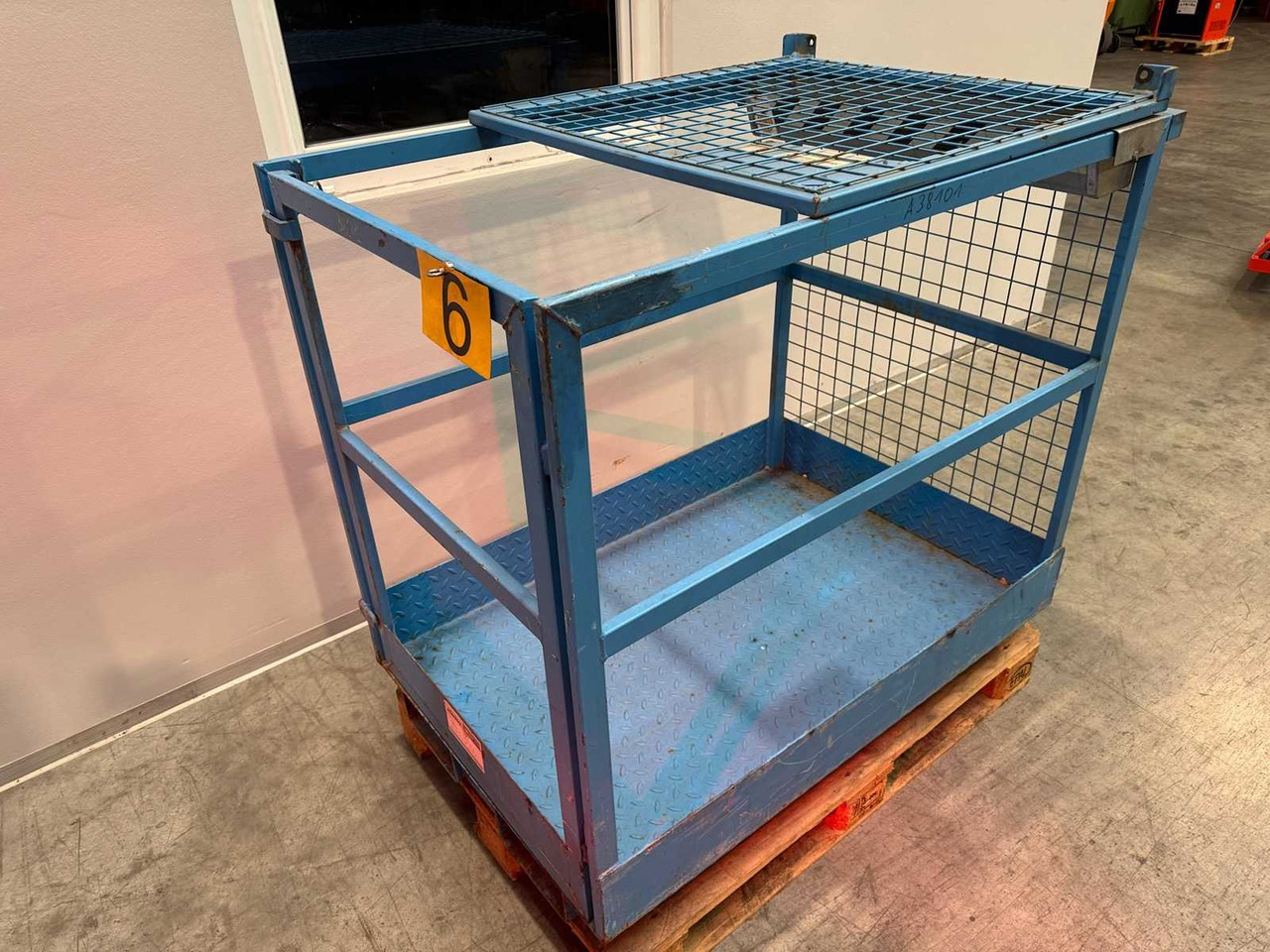 2011 BAUER WORK CAGE FUSE CAGE LATTICE BOX FORKLIFT REACH TRUCK - Xe nâng: hình 2 2011 BAUER WORK CAGE FUSE CAGE LATTICE BOX FORKLIFT REACH TRUCK - Xe nâng: hình 2
