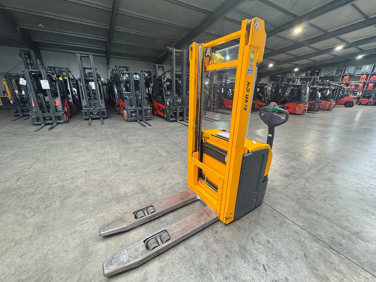 2011 JUNGHEINRICH EJC220 2,000KG STACKER PALLET TRUCK ANT 2,045 HOURS - Xe nâng: hình 3 2011 JUNGHEINRICH EJC220 2,000KG STACKER PALLET TRUCK ANT 2,045 HOURS - Xe nâng: hình 3