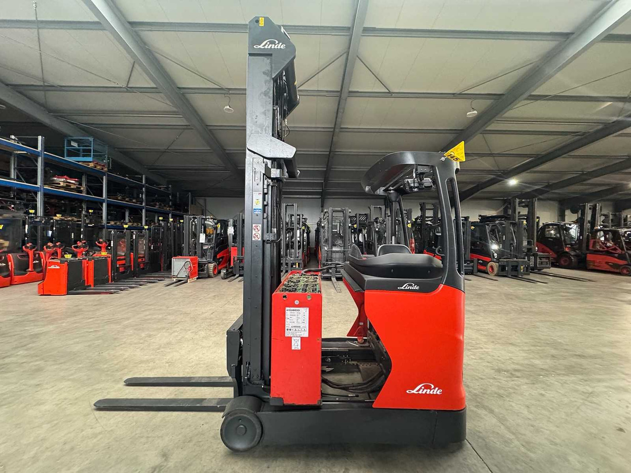 2016 SERVICE+UVV 10/2026 LINDE R16 TRIPLEX 796CM REACH TRUCK FORK ADJUSTER ELECTRIC FORKLIFT - Xe nâng: hình 5 2016 SERVICE+UVV 10/2026 LINDE R16 TRIPLEX 796CM REACH TRUCK FORK ADJUSTER ELECTRIC FORKLIFT - Xe nâng: hình 5