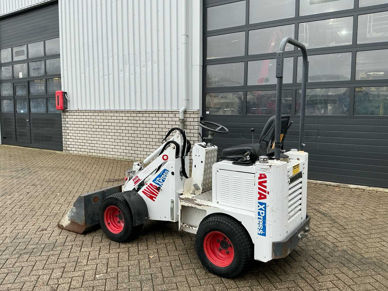 2017 100 KNIKMOPS - Máy xúc lật bánh lốp: hình 3 2017 100 KNIKMOPS - Máy xúc lật bánh lốp: hình 3