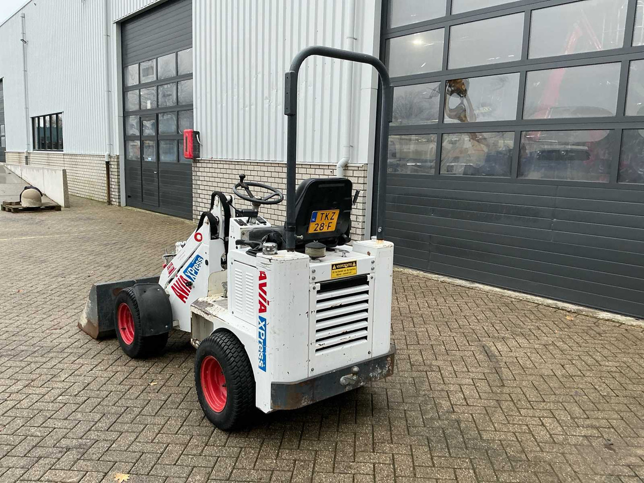 2017 100 KNIKMOPS - Máy xúc lật bánh lốp: hình 4 2017 100 KNIKMOPS - Máy xúc lật bánh lốp: hình 4