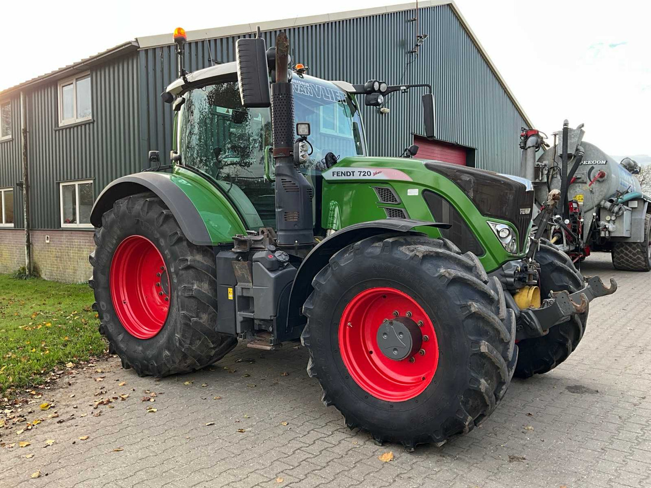 2017 FENDT 720 VARIO ALL-WHEEL DRIVE AGRICULTURAL TRACTOR - Máy cày: hình 2 2017 FENDT 720 VARIO ALL-WHEEL DRIVE AGRICULTURAL TRACTOR - Máy cày: hình 2